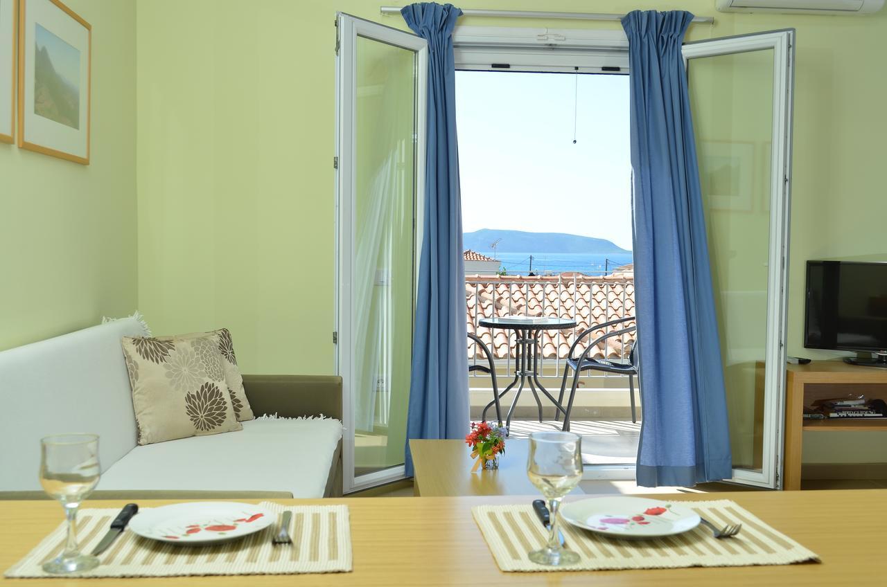 Hotel Estia Finikounta Exterior photo